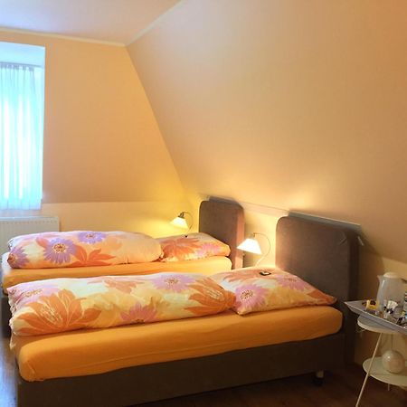 דיסלדורף Barcelona Bed & Breakfast חדר תמונה
